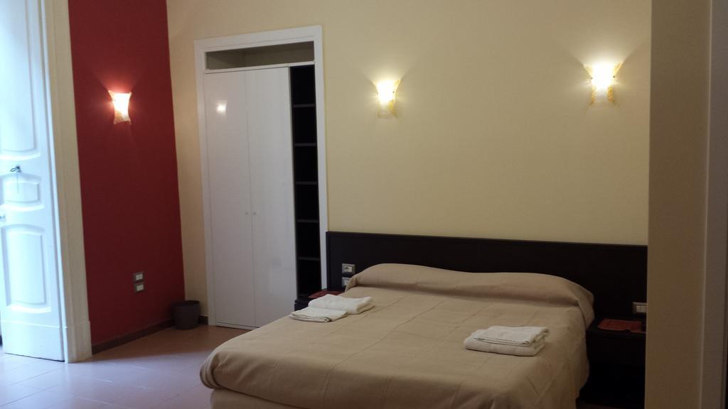 Duomo 89 Bed and Breakfast Neapel Rum bild
