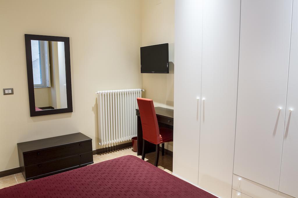 Duomo 89 Bed and Breakfast Neapel Rum bild